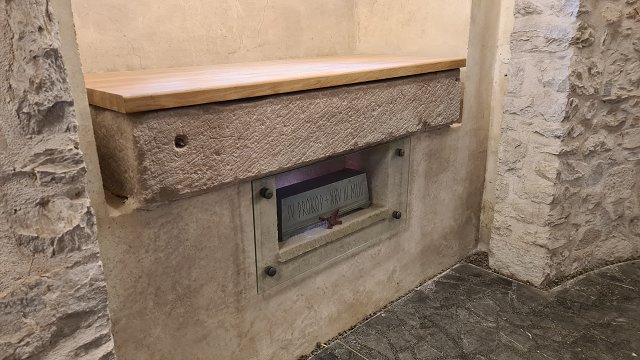 img00019.jpg