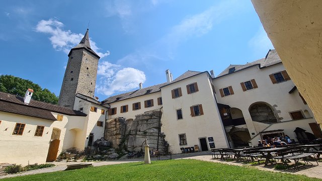img00027.jpg