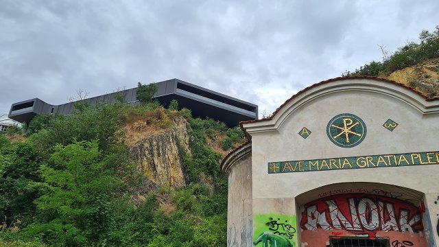 img00011.jpg
