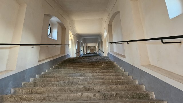 img00018.jpg