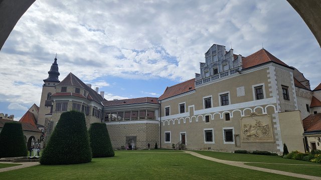 img00006.jpg