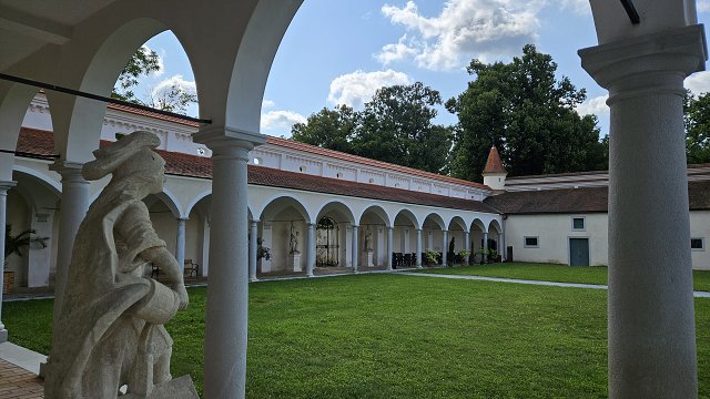 img00028.jpg