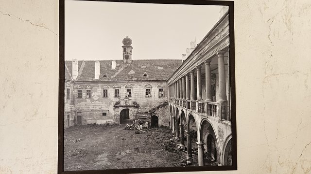img00030.jpg
